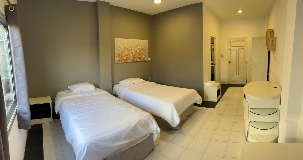 Center Hotel Csaveng-part Kültér fotó