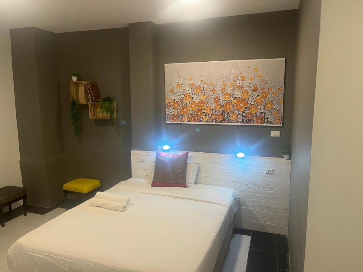Center Hotel Csaveng-part Kültér fotó